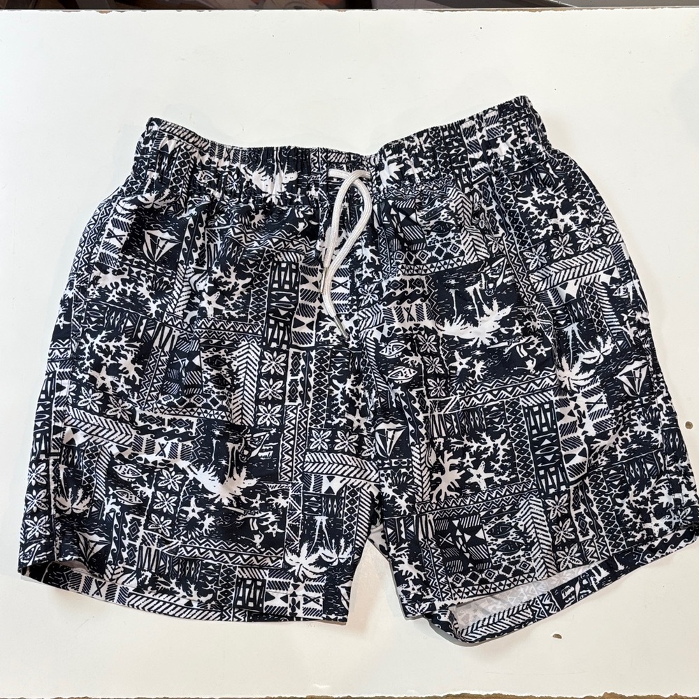 Slate & Stone Men's Navy and White Patterned Swim Shorts